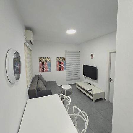Gk Apartment Harmony Bat Yam Eksteriør bilde